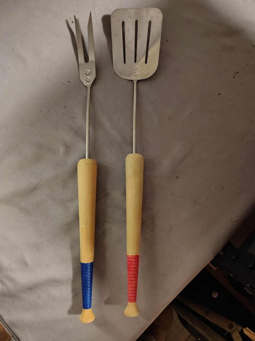 Vge Mid-Century Modern BBQ Grilling Set - Spatula & Fork w Baseball Bat Handles - Picture 2 of 3